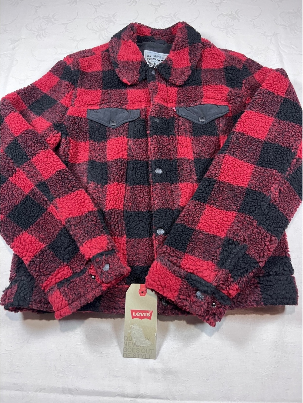 NEW Levi’s Buffalo Plaid Sherpa Trucker Jacket Full Zip/Buttons Size Small